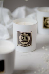 Mint , Polkagris – Doftljus av 100 % sojavax