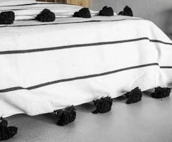 Marockansk handvävd  Pom Pom Filt /överkast