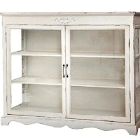 Glasskåp i antikvit