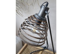 Lampa med rottingsskärm