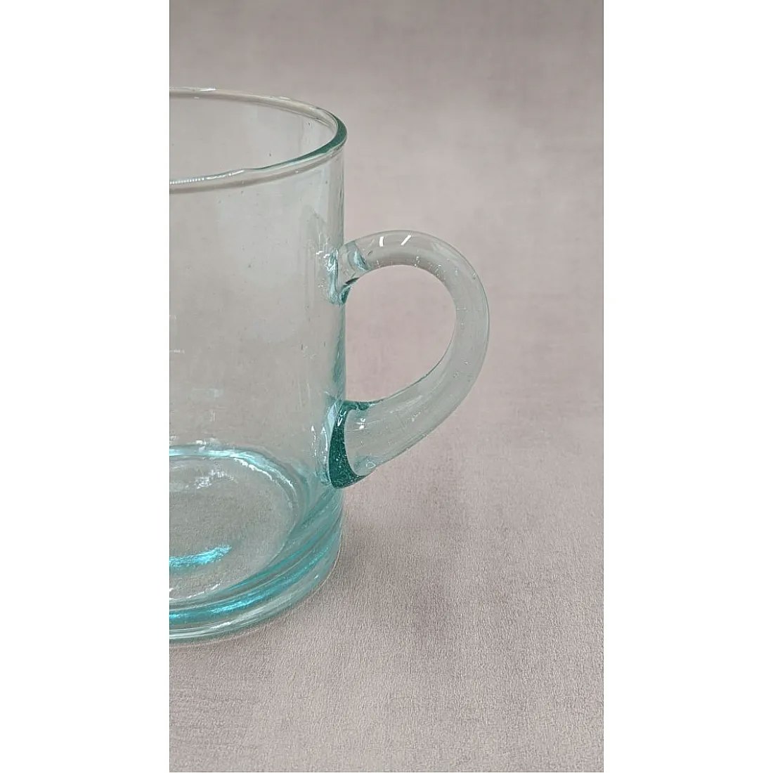 Munblåst återvunnet glas