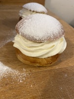 Choklad mousse , semlor