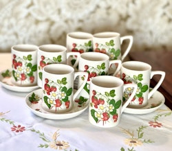 8 koppar och fat med jordgubbar Portmeirion Pottery England