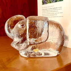 Bokstöd/dekoration elefant Skruf glasbruk Lars Hellsten