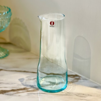 Liten kanna av glas  Iittala ”Essence” water green