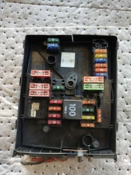 FUSEBOX SKODA SUPERB  VW