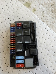 FUSEBOX UNIT LANDROVER RANGE ROVER