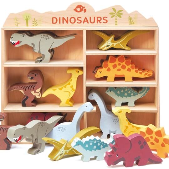 Coola dinosaurier i trä från Tender Leaf Toys