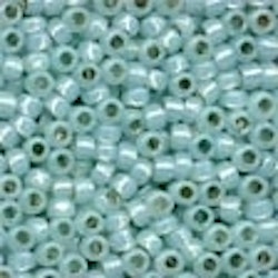 Size 8 Glass (3 mm) 18828 Opal Seafoam