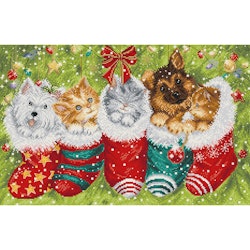 Letistitch - Dogs and Cats in Stockings