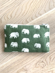 CLUTCH-VÄSKA S, Elefant grön, Svenskt Tenn