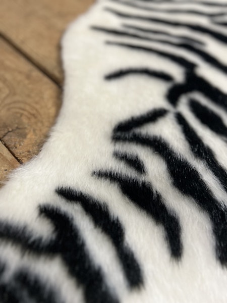 Liten zebrafäll konstgjord