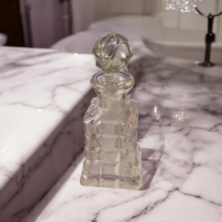 Vacker glasflaska m. lock