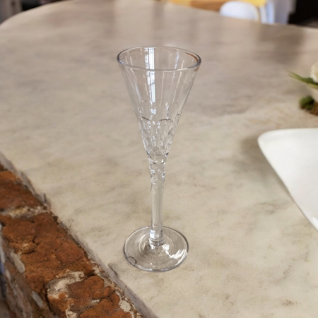 Litet glas på fot