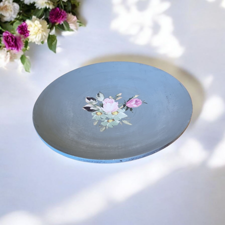 Träfat med blommor