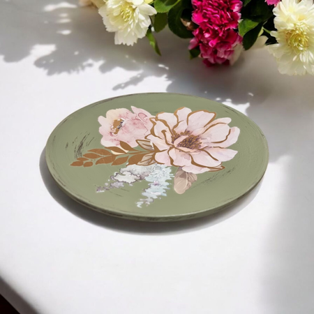 Träfat med blommor