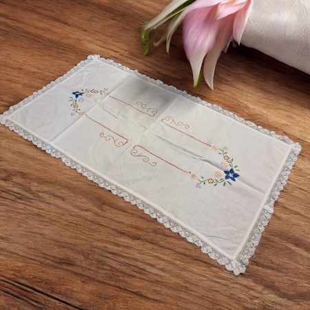 Broderad duk 76x43