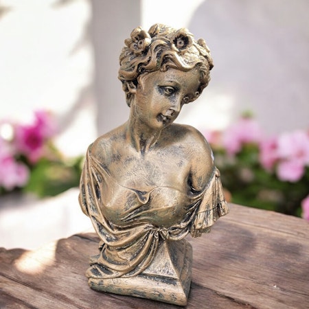 Betongfigur - Kvinnlig staty guld