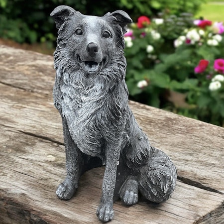 Betongfigur - Hund som sitter