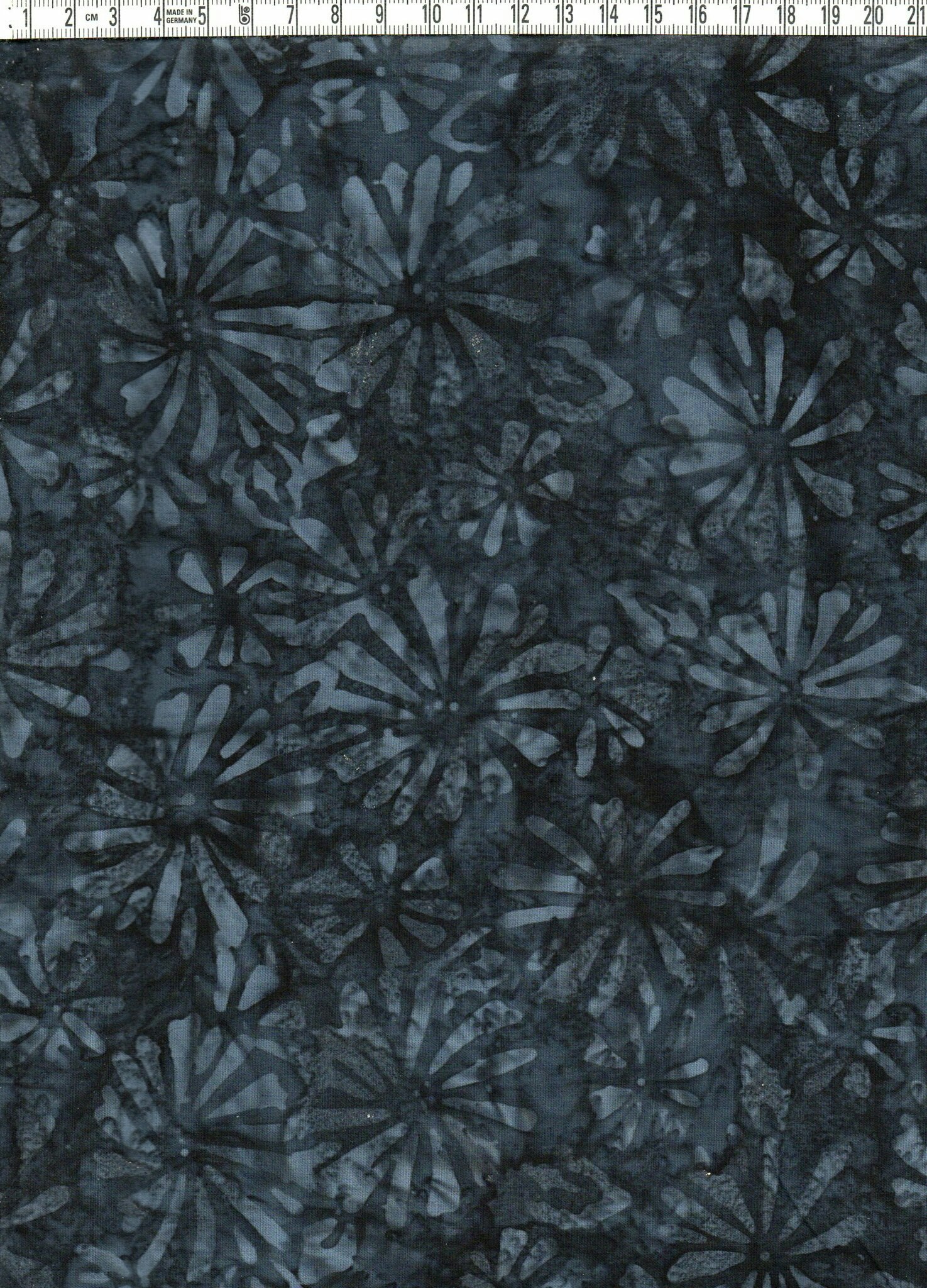 Midnight Special serien 20 tyger. Batik bomull 110 cm