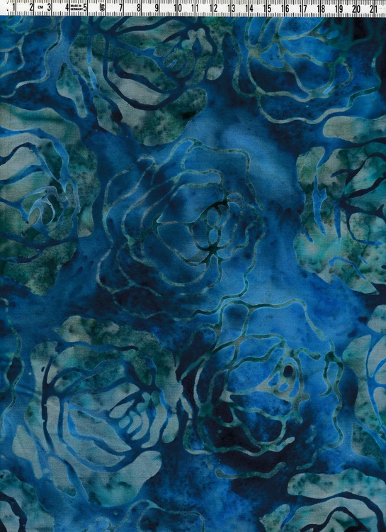"Rose Garden". Nu i läckra blåa färger. Viskosbatik 130 cm