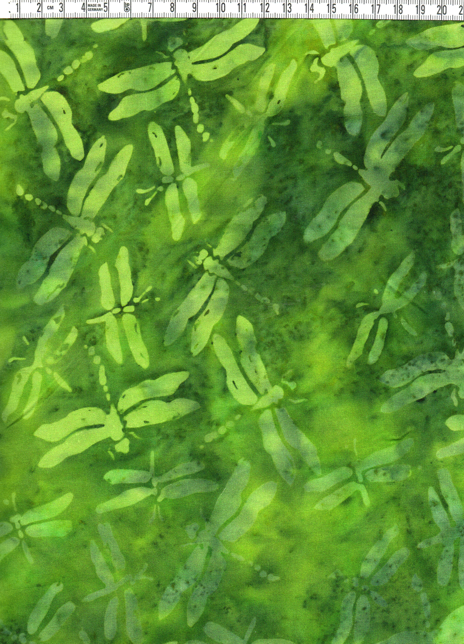 Grön med gröna trollsländor. Viskos. 135 cm bred