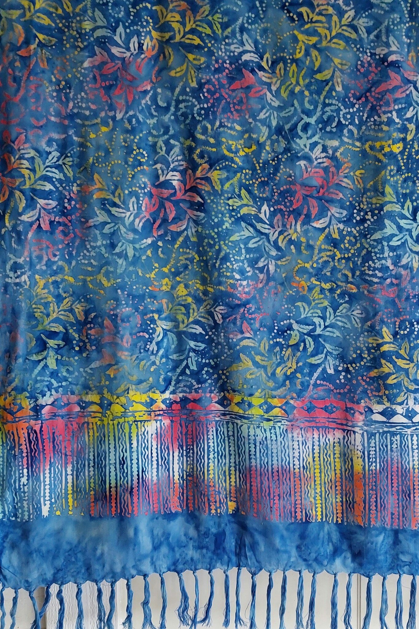 Sarong Batik / tyg viskos. Ca 115 x 140 cm + fransar