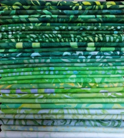 Fat Quarter Bundle+  "Springtime"  10 olika ljusgröna tyger. Tyg 1-10  av "Springtime"