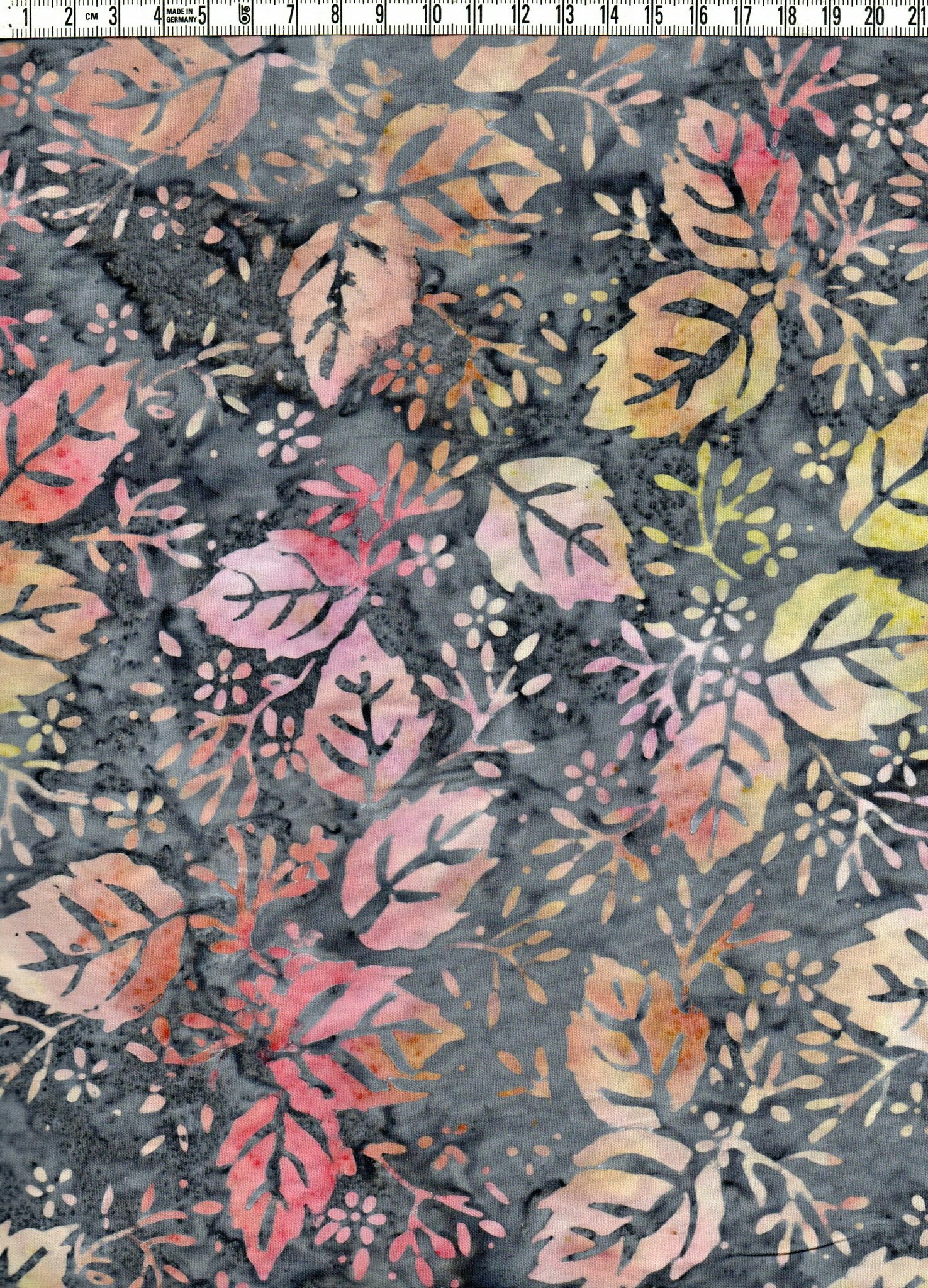 Bleka färger men fantastiskt intryck. Batik bomull