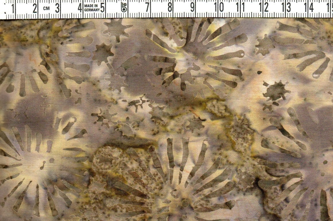 Flower power. Brunt och beige. Beautiful. Batik bomull