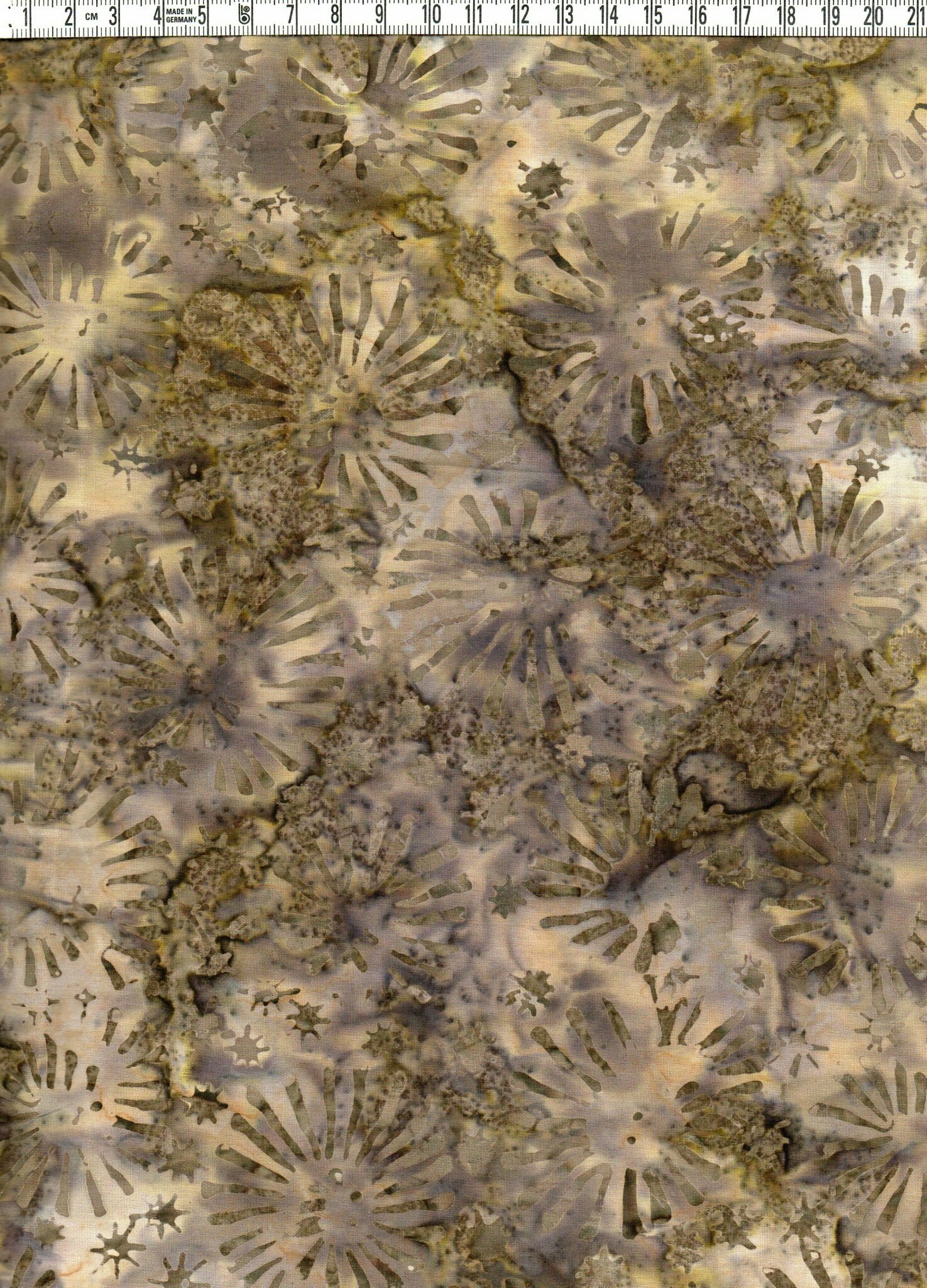 Flower power. Brunt och beige. Beautiful. Batik bomull