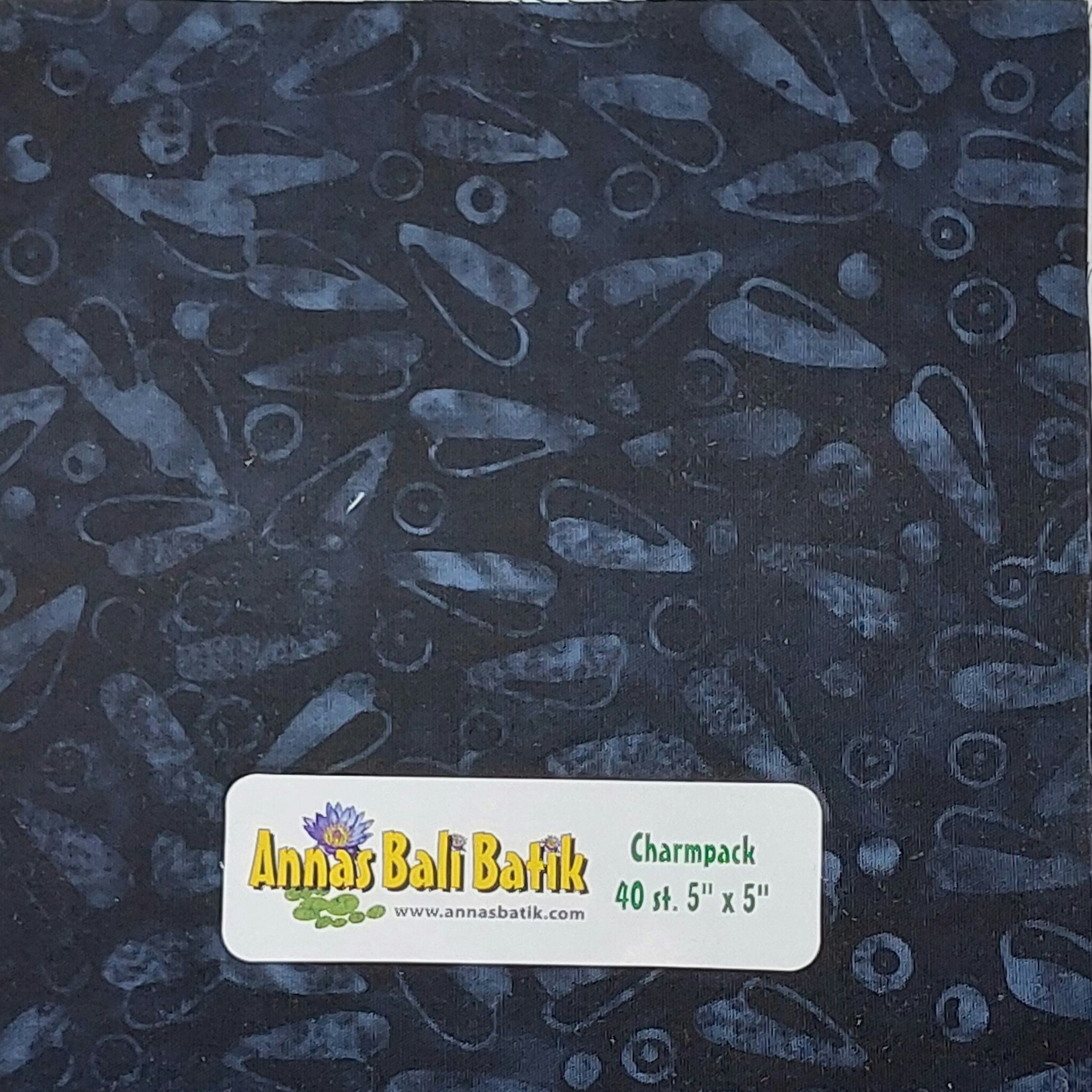 Charm Pack Midnight Special nr 1. 40 st.  20 olika tyger. 5x5 inch