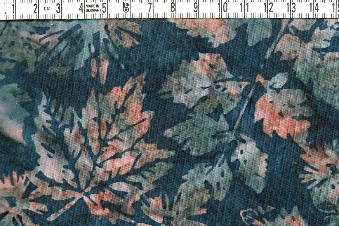 Mörk höst. Lönnlöv på natten. Typ. Batik bomull 110 cm
