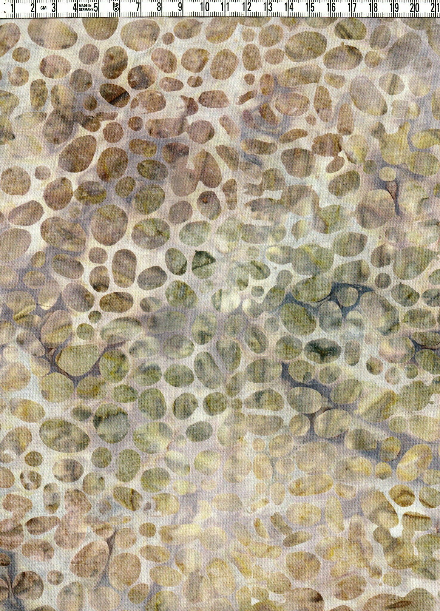 Stenig strand eller mönstret på en giraff. Välj själv.  Batik bomull 110 cm