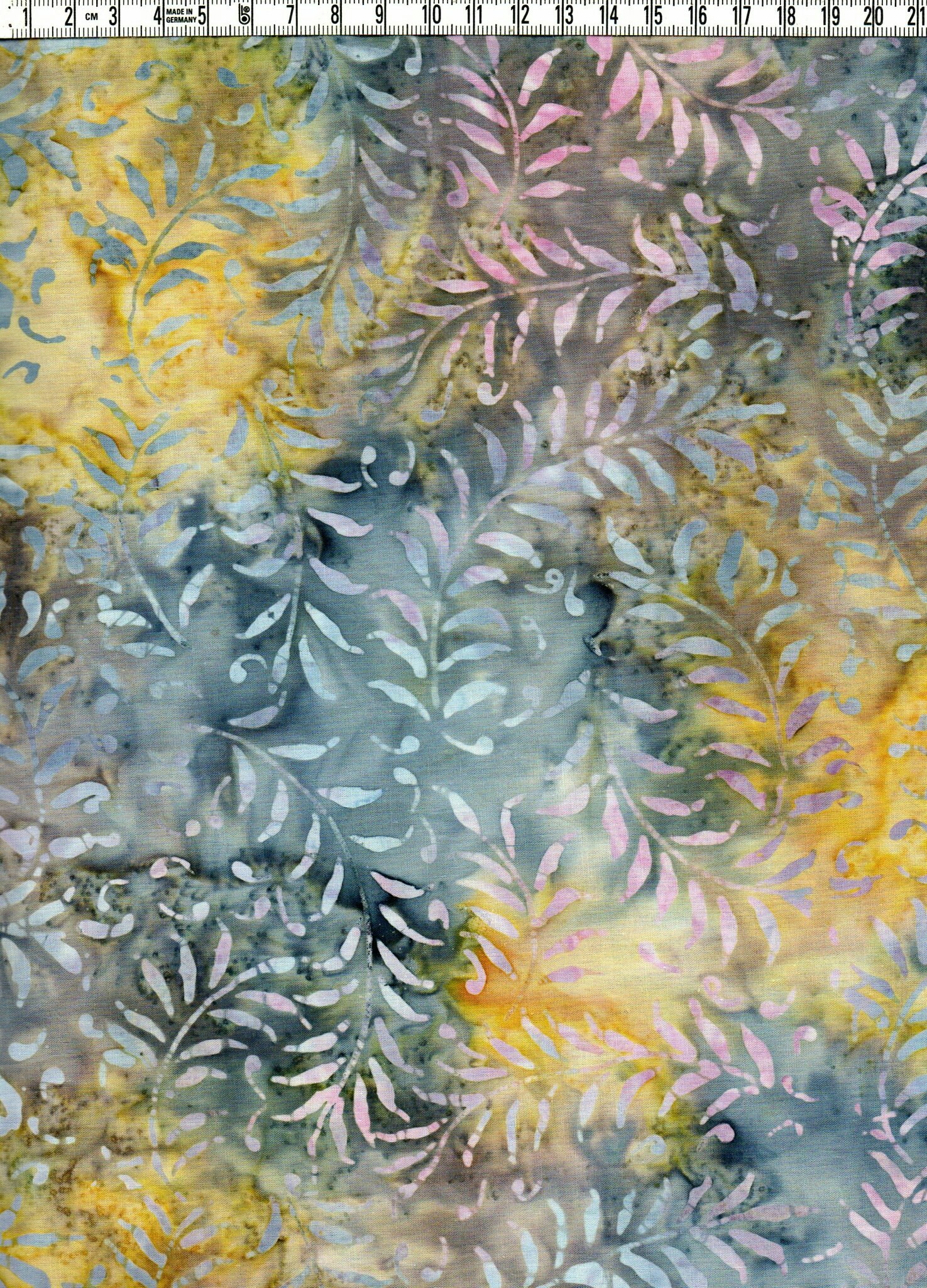 Flerfärgad. Samma mönster på tyg 3603-3608.  Batik bomull 110 cm