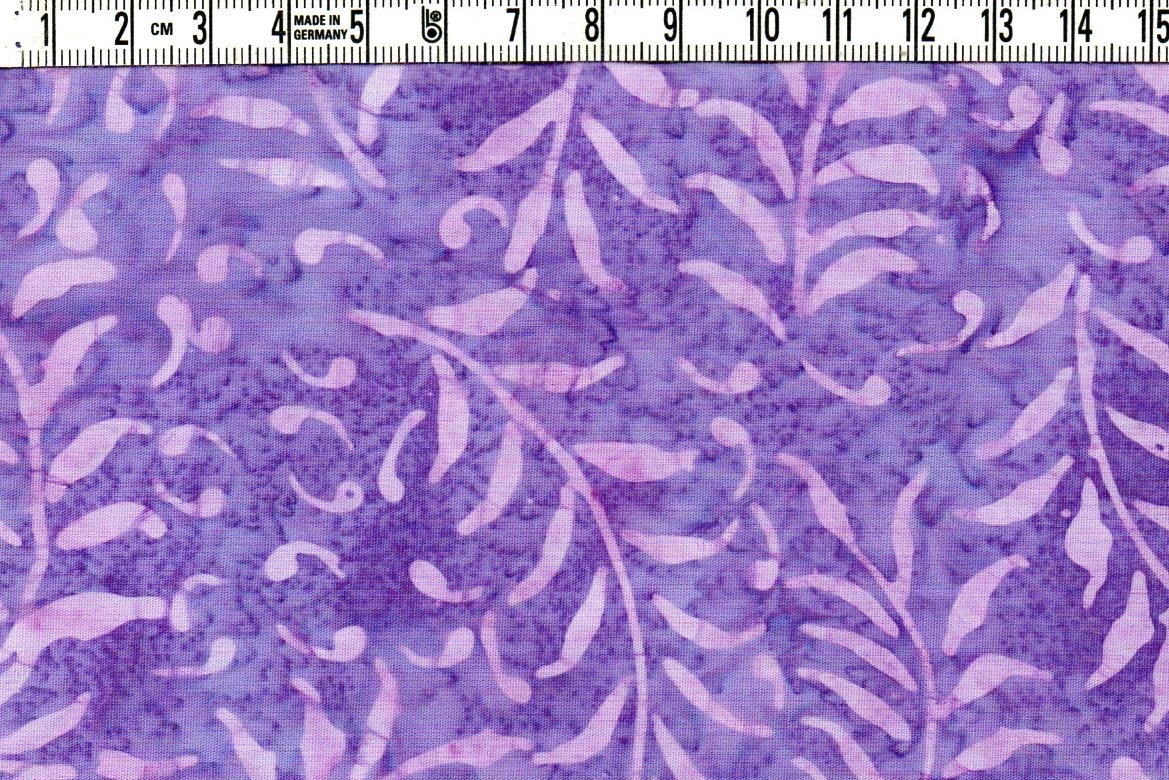 Lila-violett. Samma mönster på tyg 3603-3608.  Batik bomull 110 cm