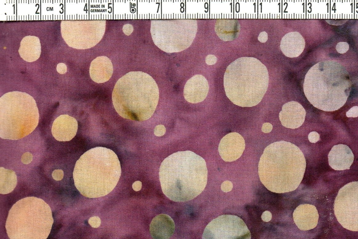 Bubbligt vinrött – Batik Viskos 140 cm bred