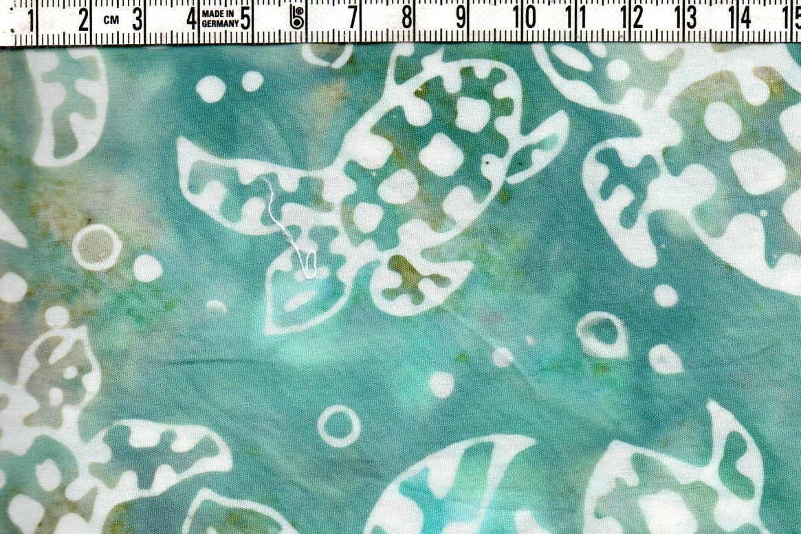 Sköldpaddor i tropiskt turkost hav. Batik bomull 110 cm