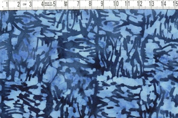 Blå penseldans – Batik Viskos 140 cm bred