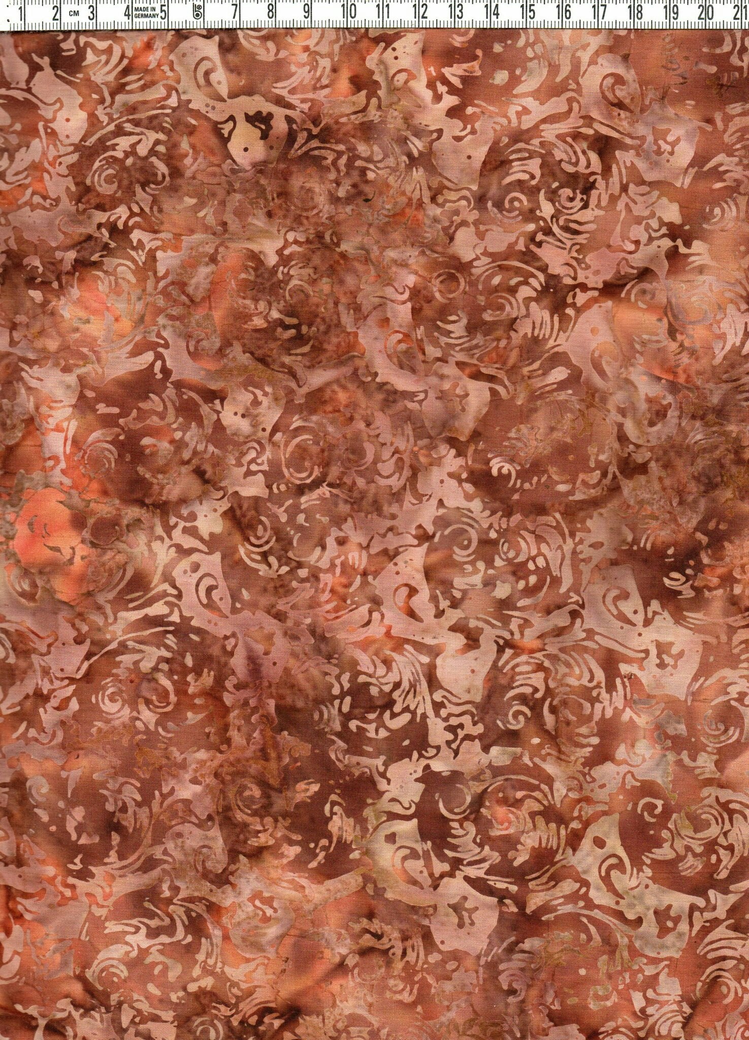 Brunt & beige och små mönster. Brown is beautiful.. Batik bomull 110 cm