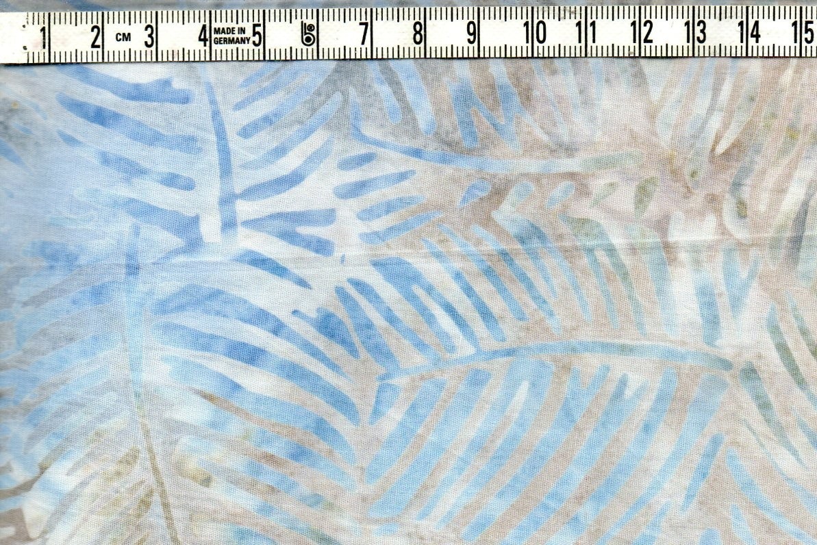 Svalt och friskt i ljusa nyanser. Batik bomull 110 cm