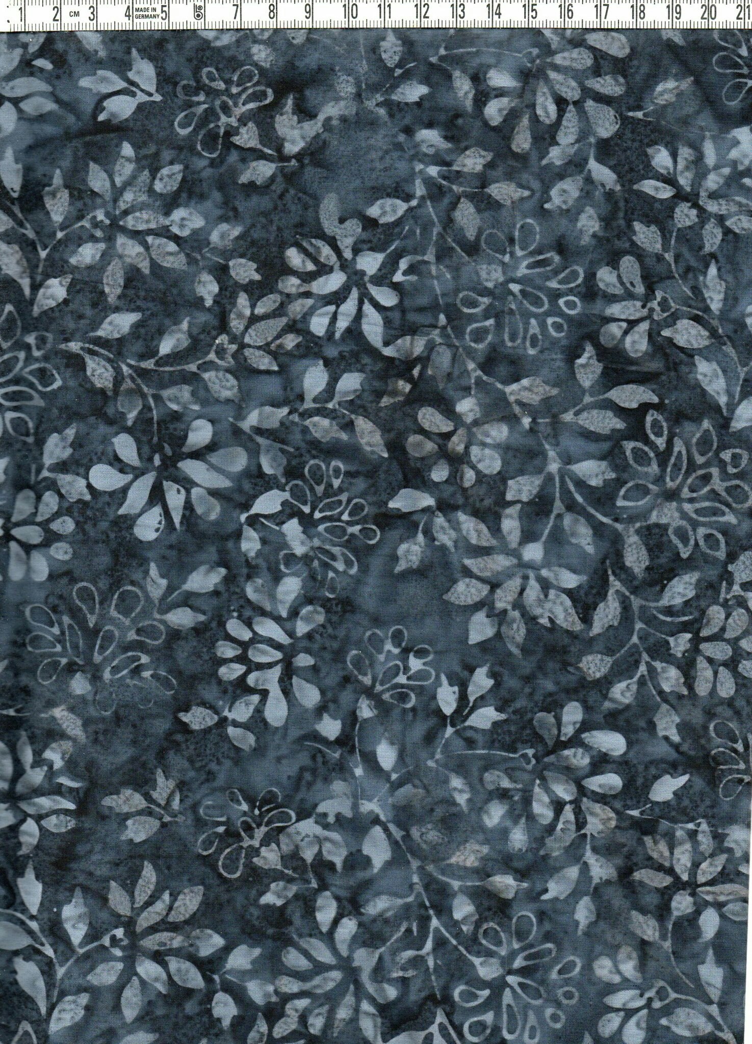 Midnight Special serien 20 tyger. Batik bomull 110 cm