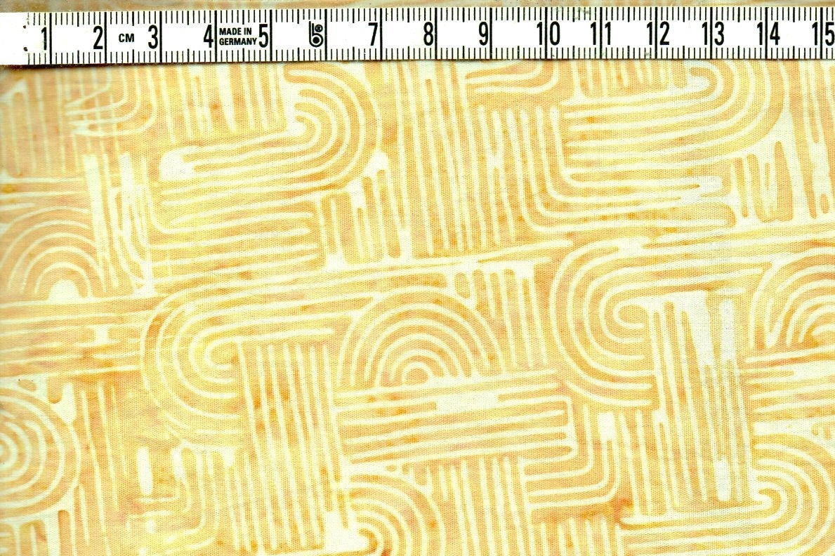 Mönstrad i Gulbeige och Creme – Batik Bomull 110 cm bred