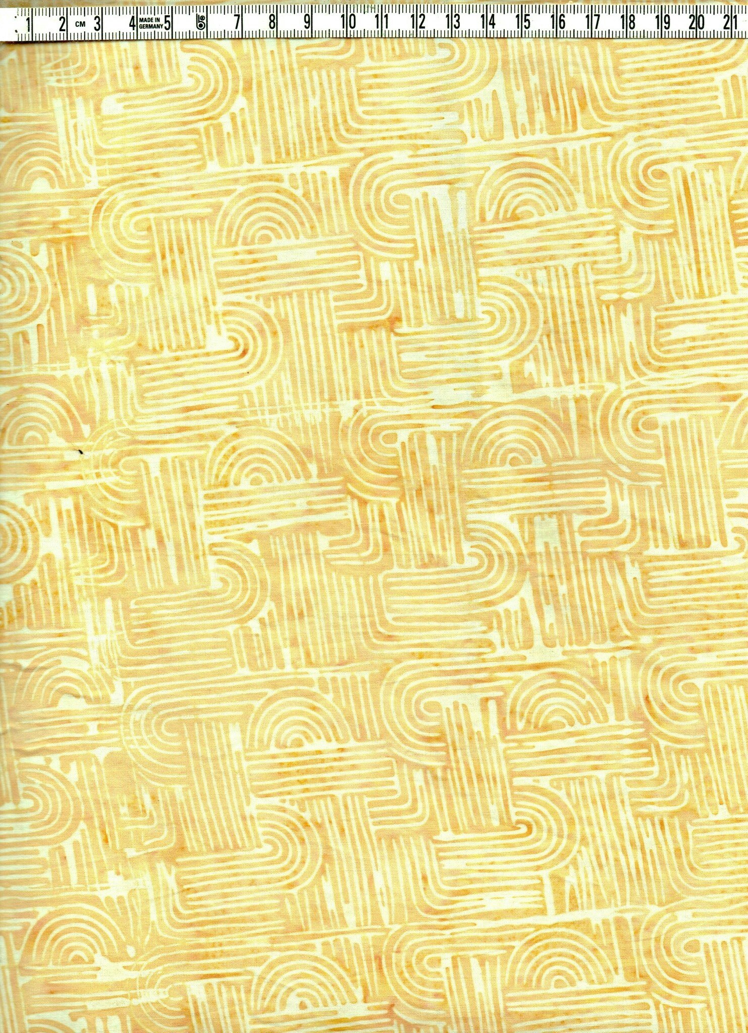 Mönstrad i Gulbeige och Creme – Batik Bomull 110 cm bred