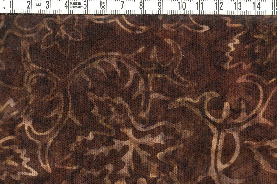Lövmönster i Mörkbruna och Gyllene Nyanser – Bomull 110 cm bred