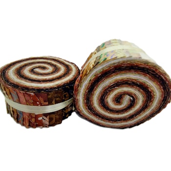 Driftwood. Batikrulle med 40 st 2,5 inch remsor. Svart, brun, beige & andra milda färger i trycken