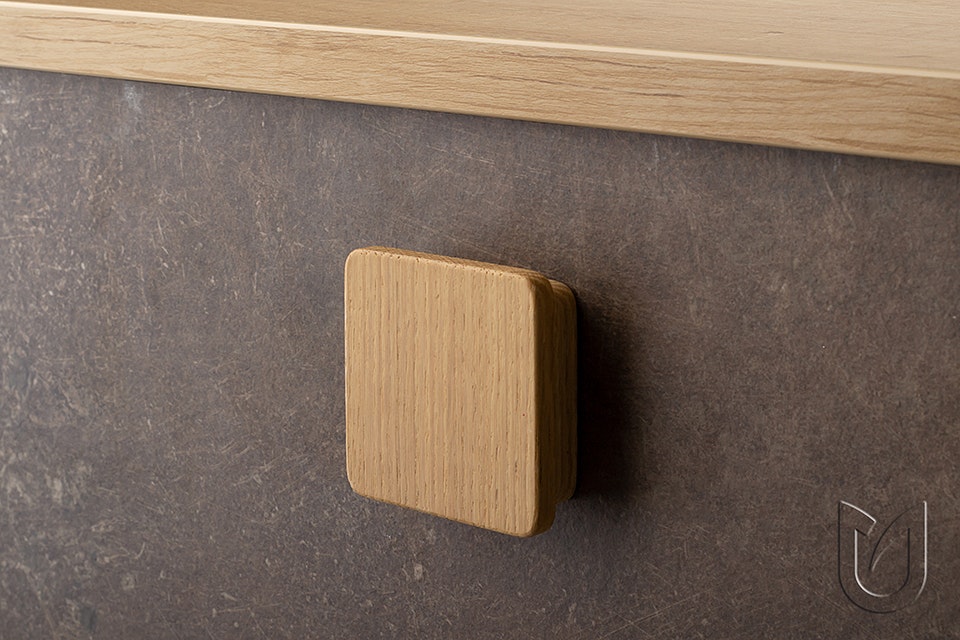 Square Ek knopp