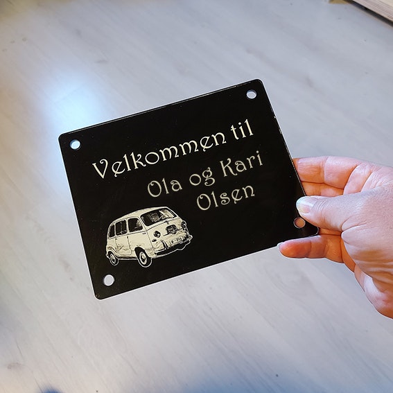 Dørskilt inkl. avstandstykker