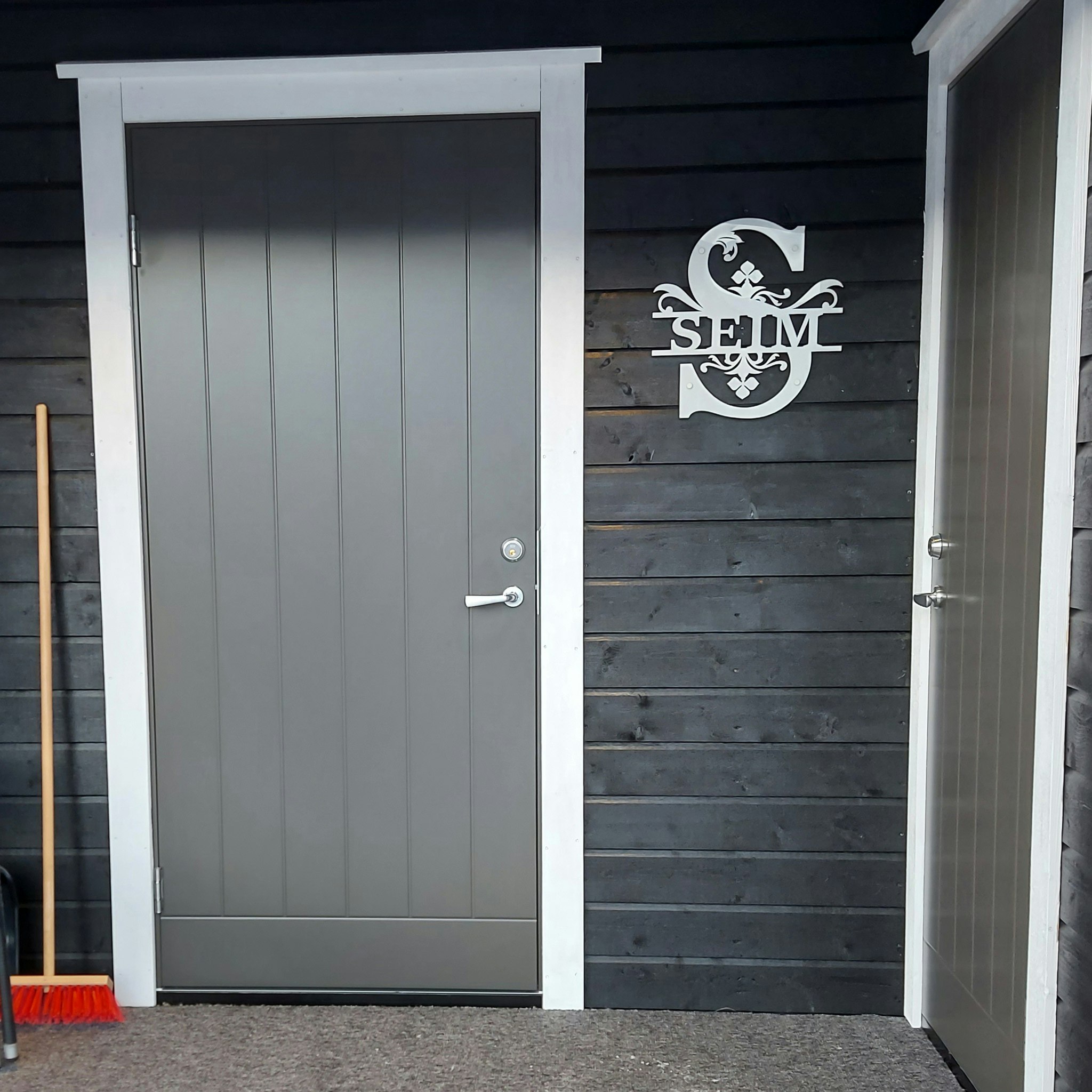 Monogram - Dørskilt