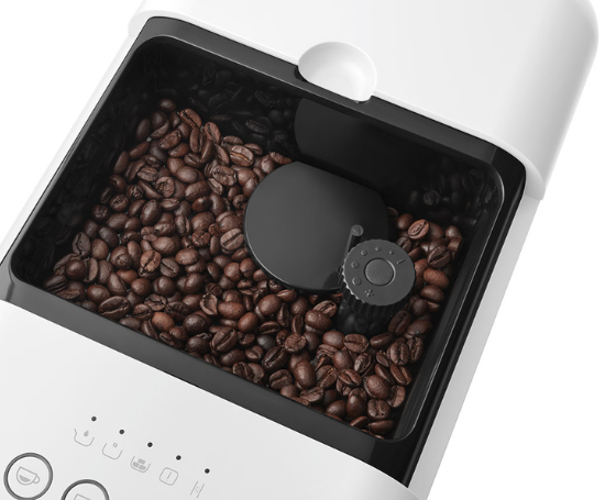 Smeg Automatisk Kaffemaskin, Melkeskummer Hvit